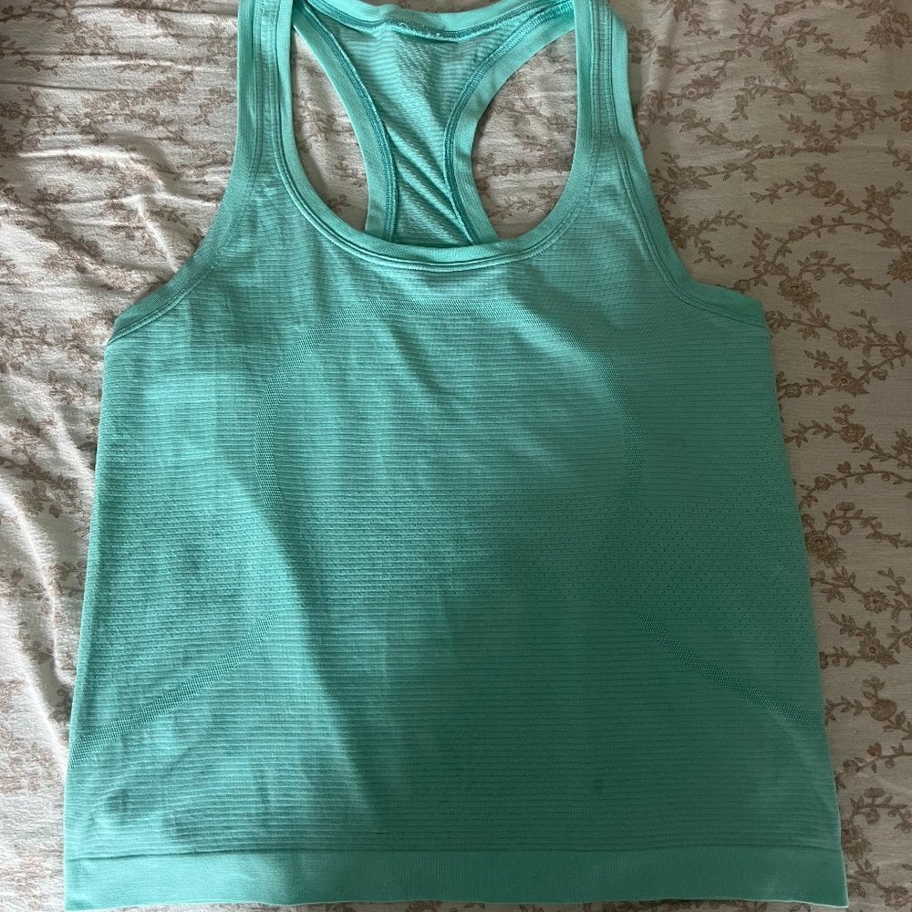 Swiftly Tech Racerback Tank Top Crop
